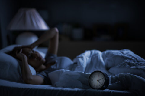 疲れすぎて寝れない5つの原因｜今日から試せる快眠対策を解説